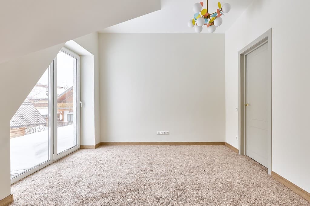 Светлая комната