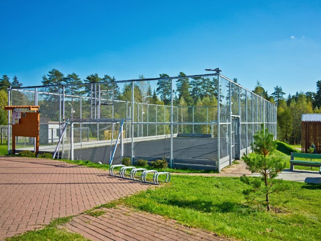 Спортивный корт